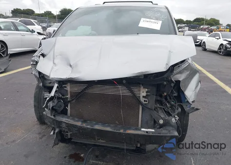 2019 Dodge Grand Caravan Sxt z USA, uszkodzony, nr VIN 2C4RDGCG9KR759431